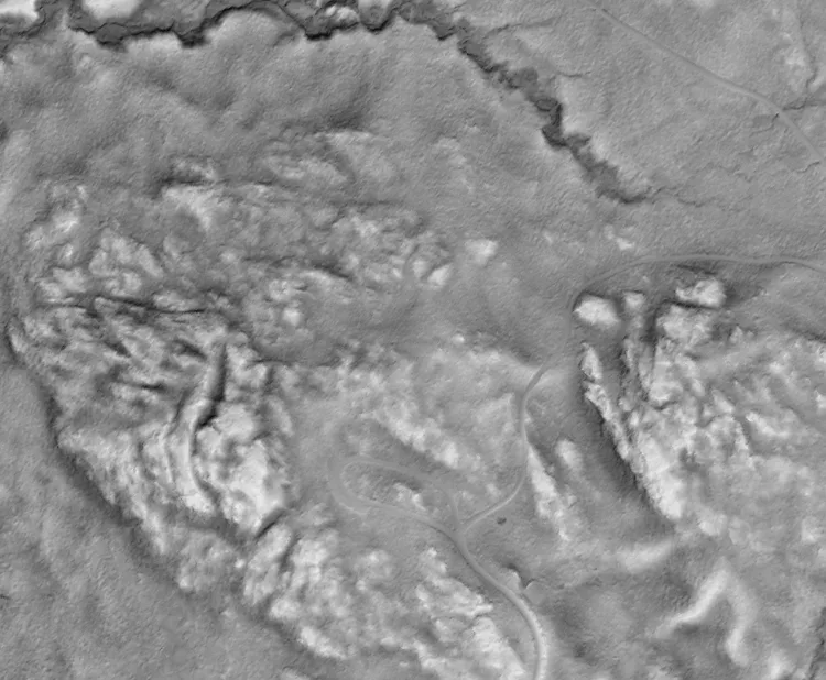 Grey LiDAR hillshade of Oak Hill, with a narrow loop road on the slope below the ledges
